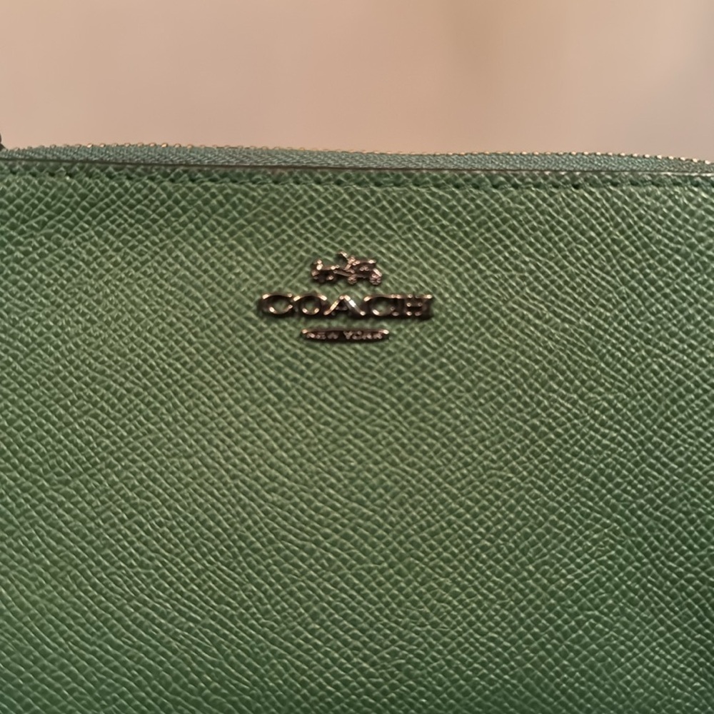 Coach green leather wristlet with gun metal hardware EUC - Picture 2 of 11